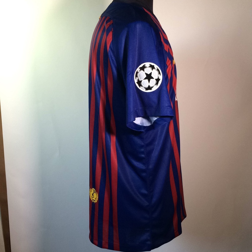Barcelona Home Jersey- OPEN TO OFFERS!😊💵💵💵 - Picture 7 of 8